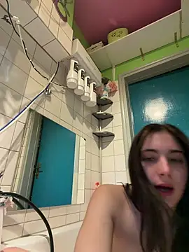 Snapshot of sexymelli18 chatting on 25, 4, 2026 sexymelli18 online show from 25, 4, 2026