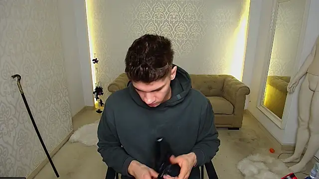 MaxKaiden online show from 11, 11, 2025