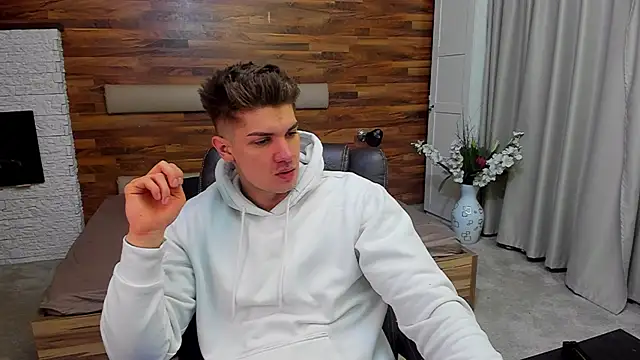 MaxKaiden online show from 17, 3, 2026