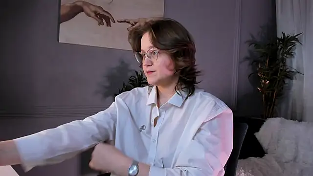 Rada Woods online show from 7, 3, 2025