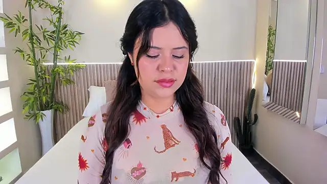 Snapshot of GeorginaReyes chatting on 4, 6, 2026 GeorginaReyes online show from 4, 6, 2026