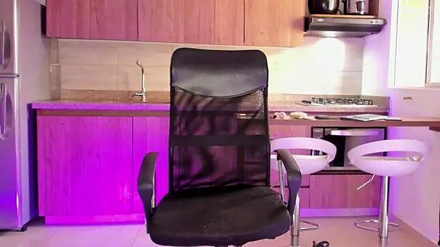 Snapshot of valeria__lewiis chatting on 23, 2, 2025 valeria lewiis online show from 23, 2, 2025