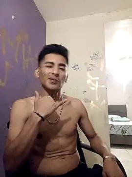 Snapshot of LeonRoots chatting on 12, 2, 2026 LeonRoots online show from 12, 2, 2026