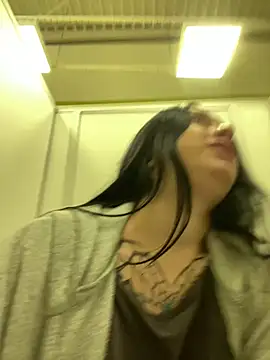 AlishaPrettyBlade online show from 1, 3, 2025