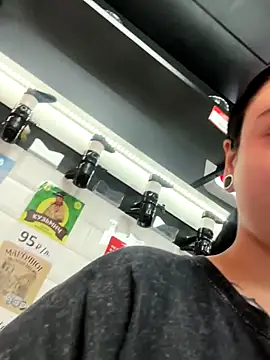 AlishaPrettyBlade online show from 7, 10, 2025