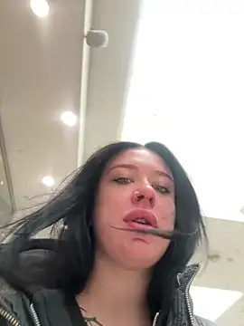 AlishaPrettyBlade online show from 20, 4, 2026