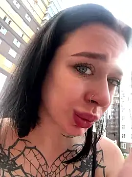 AlishaPrettyBlade online show from 2, 7, 2026