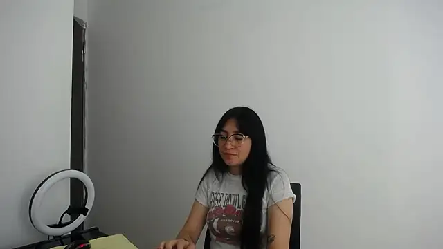 Snapshot of Arielle_lov chatting on 11, 2, 2026 Arielle lov online show from 11, 2, 2026