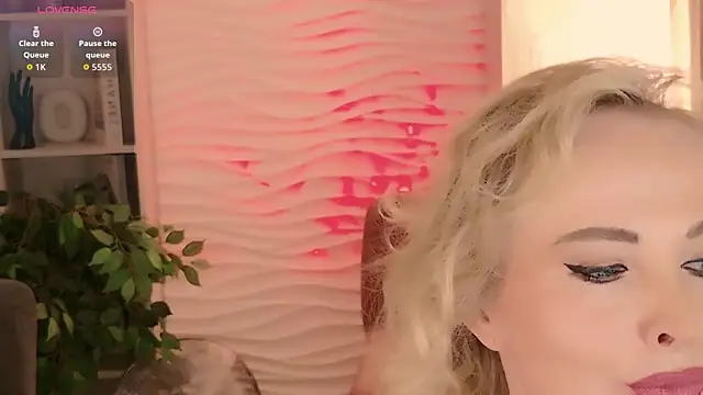 Snapshot of Sandra_Kind chatting on 16, 6, 2026 Sandra Kind online show from 16, 6, 2026