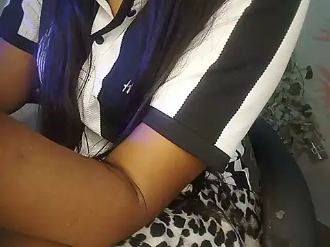 Snapshot of GOLDEN-BEAUTY chatting on 21, 3, 2025 GOLDEN-BEAUTY online show from 21, 3, 2025