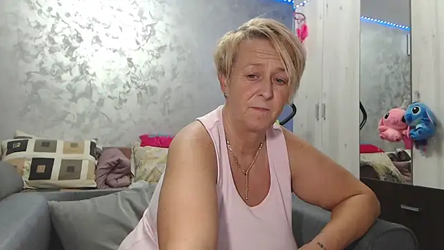 Snapshot of RosesandLillies chatting on 15, 5, 2026 RosesandLillies online show from 15, 5, 2026