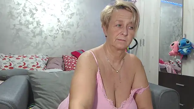 Snapshot of RosesandLillies chatting on 19, 5, 2026 RosesandLillies online show from 19, 5, 2026