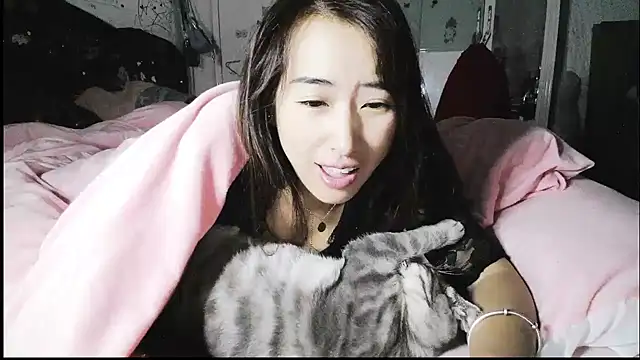 hebe-02 online show from 8, 11, 2025