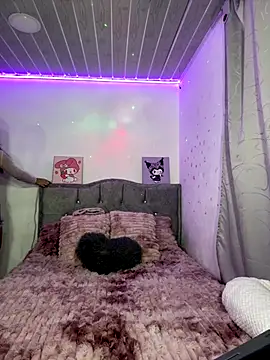 Emily-teen online show from 6, 11, 2025