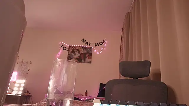 Snapshot of boozekirs_ chatting on 26, 11, 2025 boozekirs online show from 26, 11, 2025