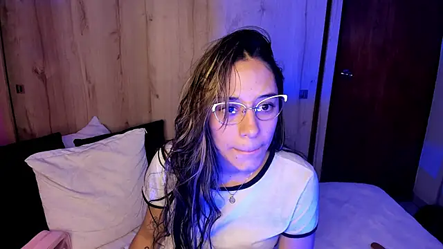 Snapshot of TANIA_06 chatting on 25, 4, 2026 TANIA 06 online show from 25, 4, 2026