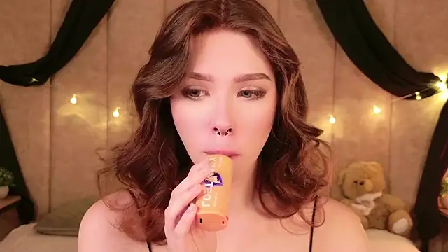 Sierra Fane online show from 2, 10, 2025