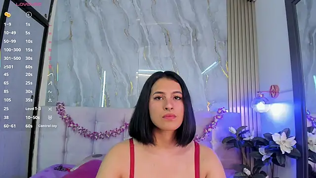 Snapshot of SalomeeHills chatting on 25, 4, 2026 SalomeeHills online show from 25, 4, 2026