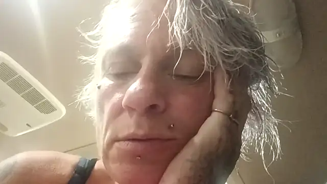 MfMwTrinity online show from 20, 11, 2025