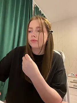 Snapshot of Milana_mil chatting on 22, 2, 2025 Milana mil online show from 22, 2, 2025