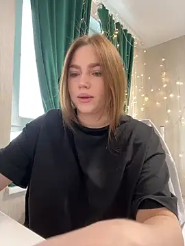 Snapshot of Milana_mil chatting on 24, 2, 2025 Milana mil online show from 24, 2, 2025