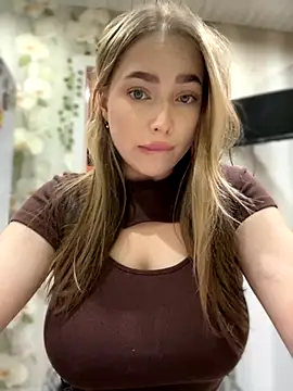 Snapshot of Milana_mil chatting on 9, 10, 2025 Milana mil online show from 9, 10, 2025