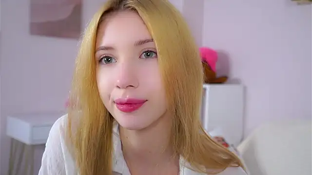 Snapshot of SunnivaCovil chatting on 3, 2, 2026 SunnivaCovil online show from 3, 2, 2026