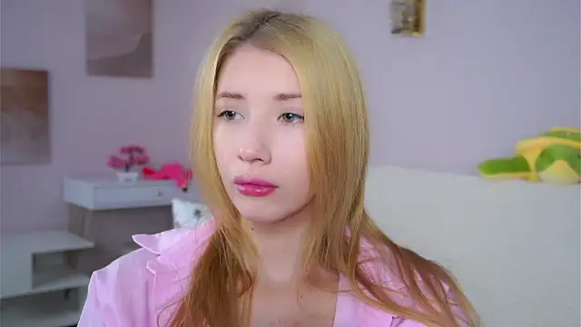 Snapshot of SunnivaCovil chatting on 8, 2, 2026 SunnivaCovil online show from 8, 2, 2026