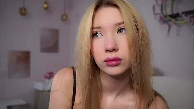 Snapshot of SunnivaCovil chatting on 21, 2, 2026 SunnivaCovil online show from 21, 2, 2026