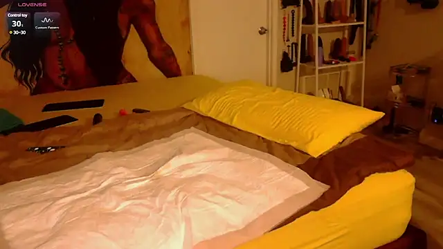 Queenanitadix online show from 15, 3, 2025