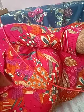 Snapshot of Shivani_7777 chatting on 25, 10, 2025 Shivani 7777 online show from 25, 10, 2025