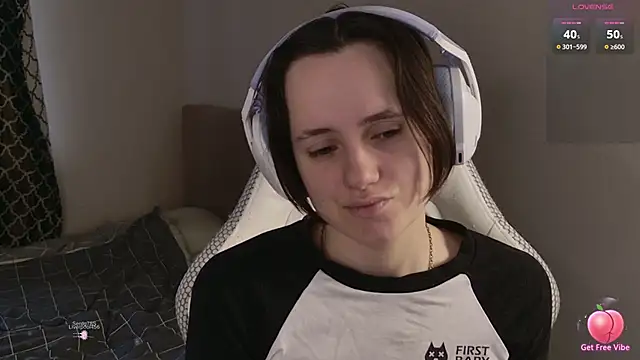 Luna Loveee online show from 28, 3, 2026