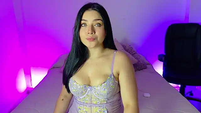 Snapshot of AliceDmarco chatting on 10, 9, 2025 AliceDmarco online show from 10, 9, 2025