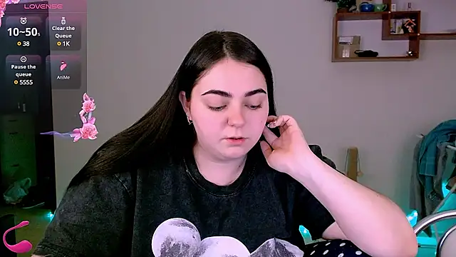 Snapshot of kitsune_8 chatting on 11, 3, 2025 kitsune 8 online show from 11, 3, 2025