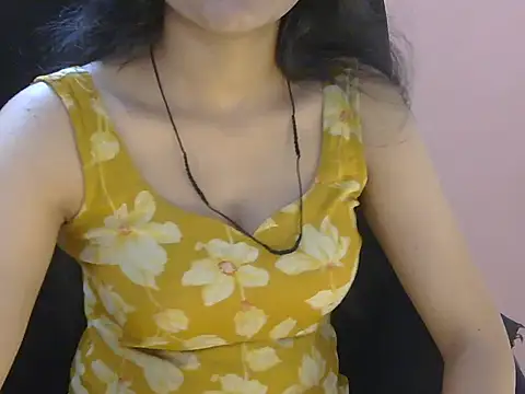 Cute Pihu01 online show from 17, 4, 2026