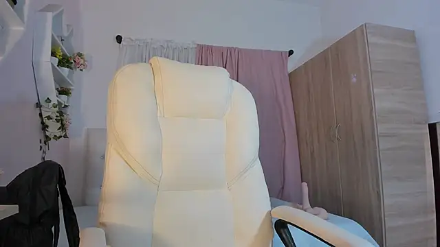 Emma lorense22 online show from 15, 10, 2025