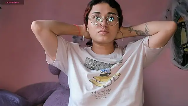 Maddy Jhonsson online show from 31, 10, 2025