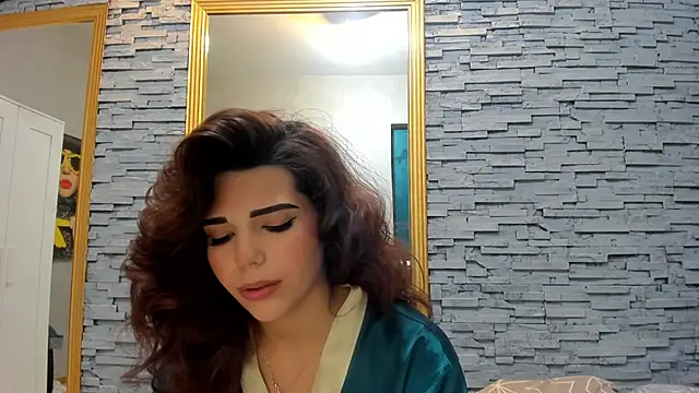 Bella Posh online show from 12, 3, 2025