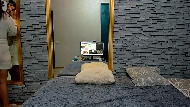 Bella Posh online show from 18, 3, 2025