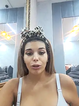 Bella Posh online show from 7, 10, 2025