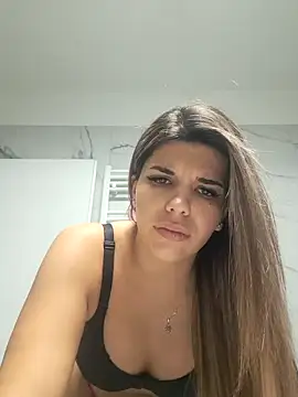 Bella Posh online show from 11, 10, 2025