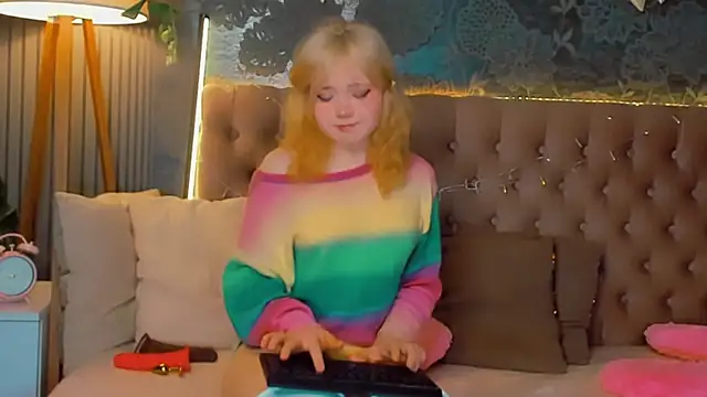 EmilyAngells online show from 9, 3, 2026