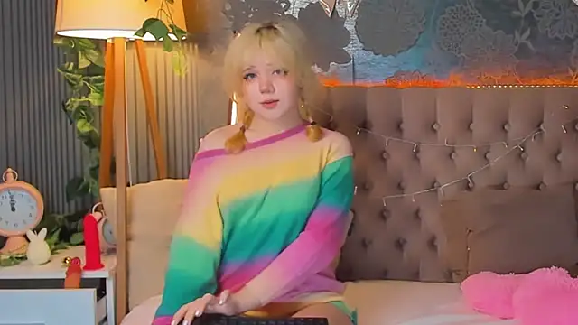 EmilyAngells online show from 9, 4, 2026