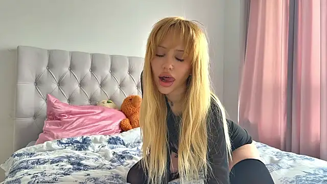  BunnyDollStella  online show from 10, 4, 2026