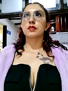 Megan-01- online show from 26, 2, 2025