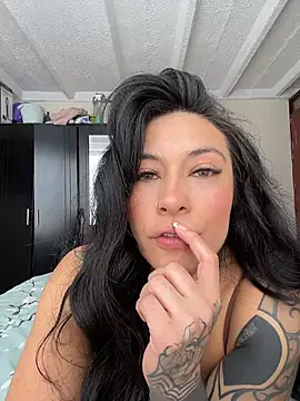 Isabella Collen v online show from 24, 7, 2026