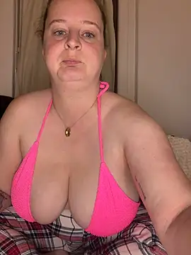 Snapshot of curvy_eina chatting on 16, 7, 2026 curvy eina online show from 16, 7, 2026