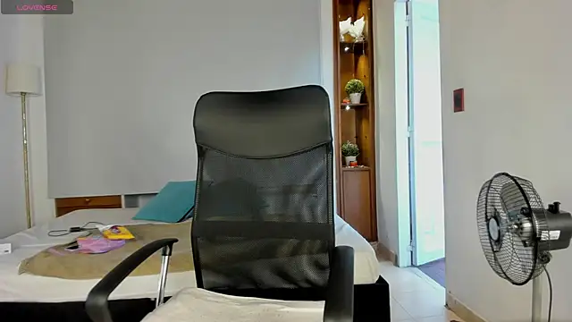 Snapshot of Ivaannaa_ chatting on 23, 2, 2025 Ivaannaa online show from 23, 2, 2025