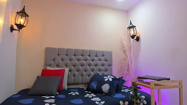 Maite Smith  online show from 14, 4, 2026