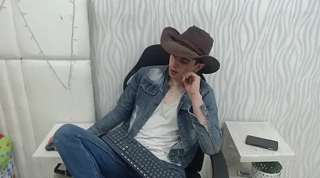Snapshot of star_boyxx chatting on 1, 3, 2025 star boyxx online show from 1, 3, 2025
